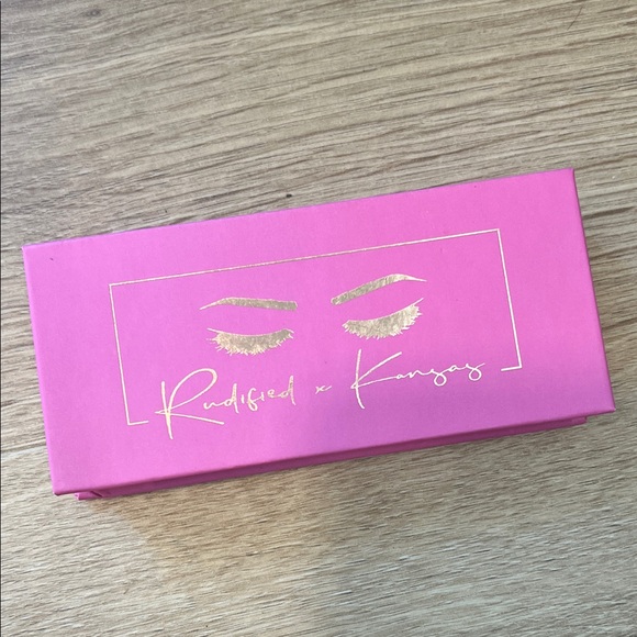 Lash Set - Picture 3 of 4